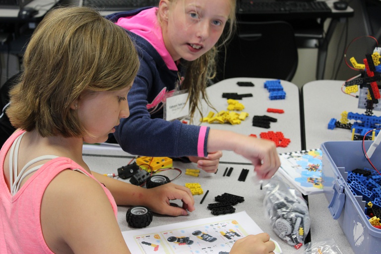 Battle Robots Summer Camp @ Mt. Prospect PD (M-F) (2024-07-22 - 2024-07-26)